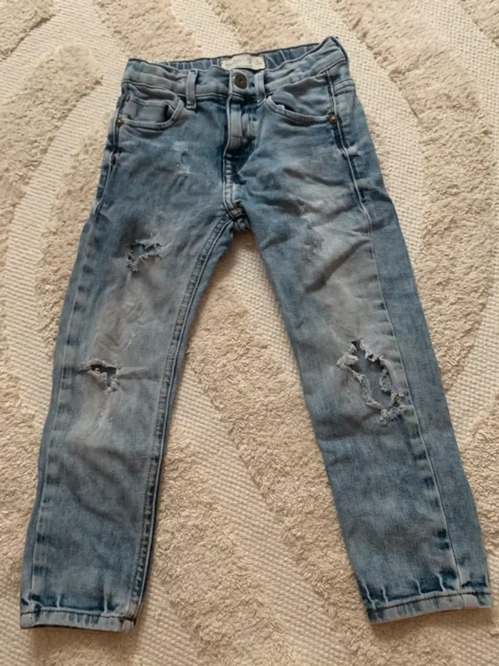 Jean bleu délavé effet usé – Zara Boys – Taille 5 ans (110 cm)