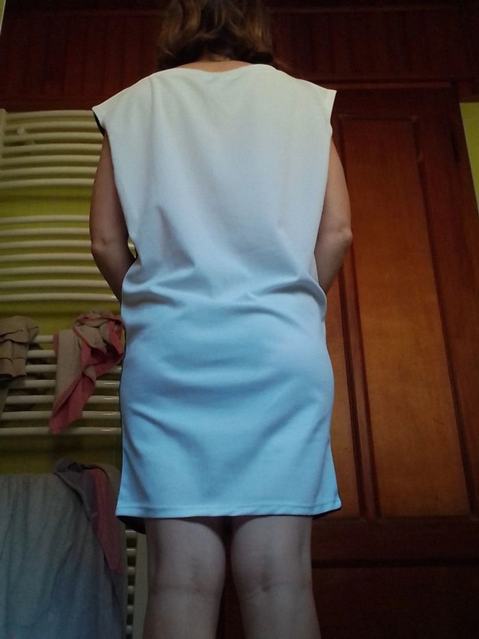 Robe femme motif femme tatoué - photo numéro 5
