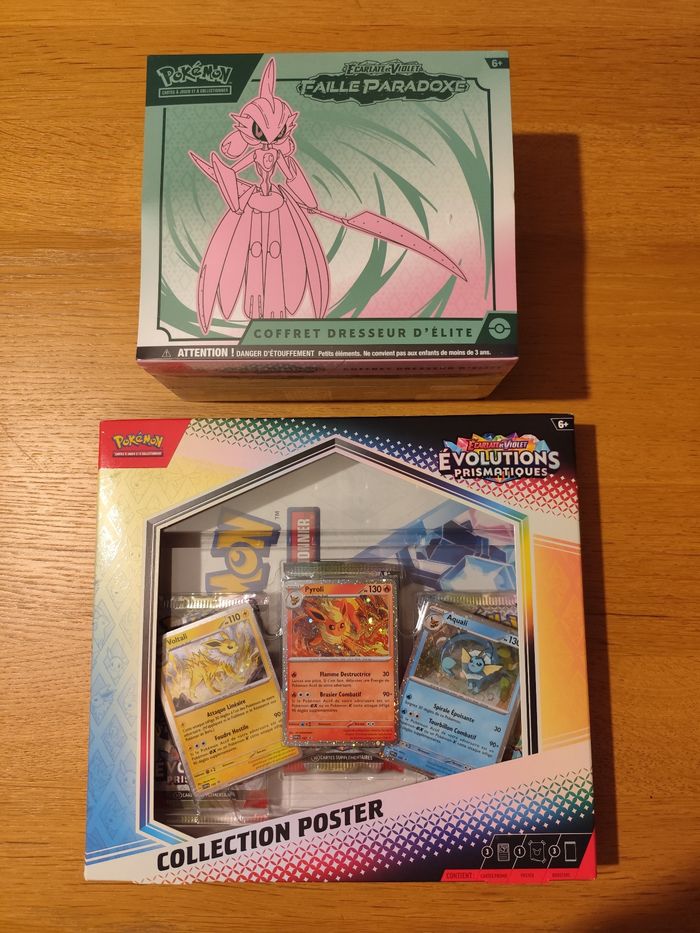 Lot ETB Cartes Pokémon EV4 faille paradoxe Coffret poster Evolutions Prismatiques EV8.5