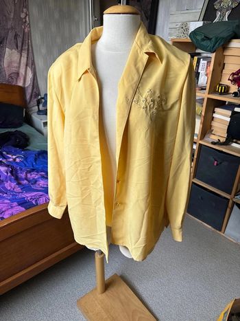 Veste à épaulette marque Jean BIOLAY taille 42-44