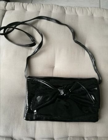 Pochette vernie noire noeud avec bandoulière amovible