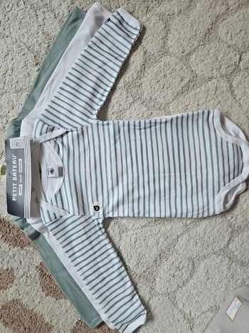 Bodys neufs petit bateau 
