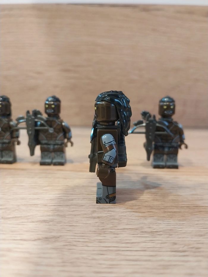 Figurines type lego 4 guerriers orcs seigneur des anneaux - photo numéro 3