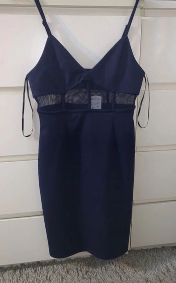 Très jolie robe à bretelles (taille M)