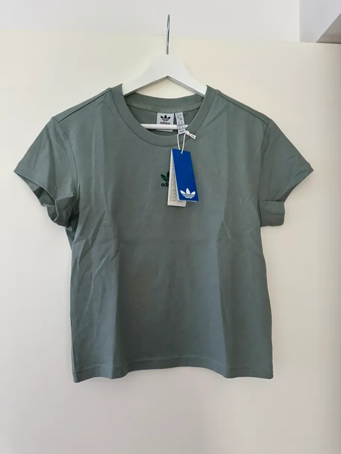 Adidas tshirt slim vert argent taille M neuf avec étiquette