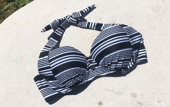 Haut de bikini rayé