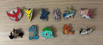 Lot de 11 pin’s Pokémon en très bon état