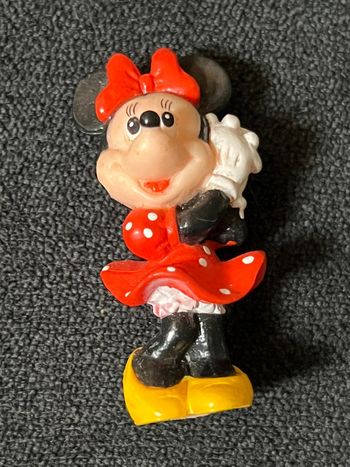 Minnie figurine