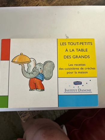 les tout petits à la table des grands