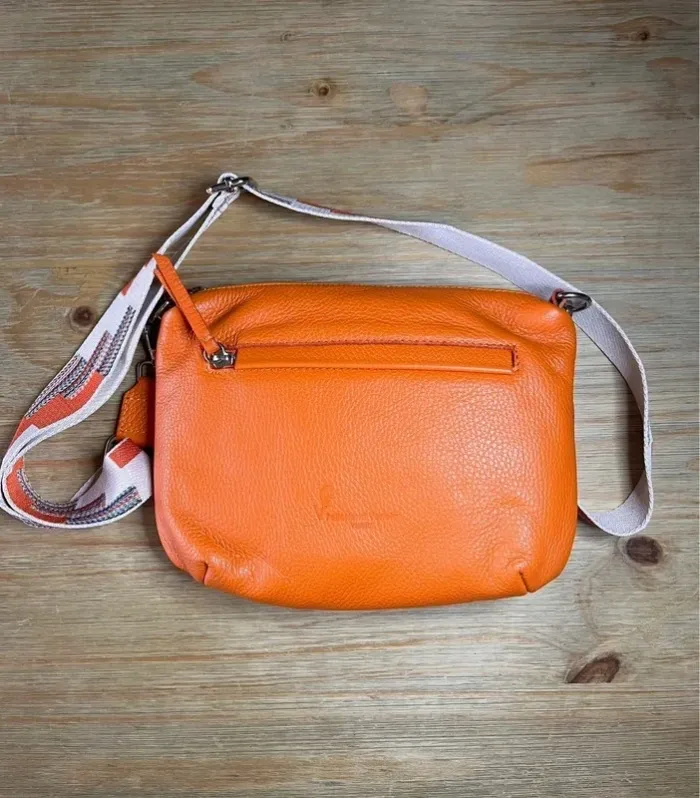 Sac bandoulière orange Pelleteria Veneta – neuf – cuir italien – 25x20cm - photo numéro 2