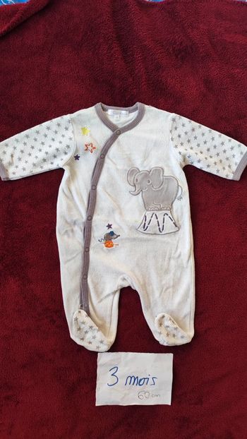 Pyjama grenouillère en velours taille 3 mois