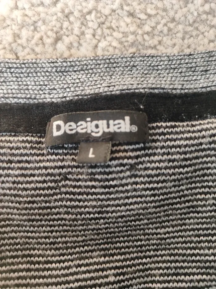 Magnifique pull léger gris/noir Desigual - photo numéro 3