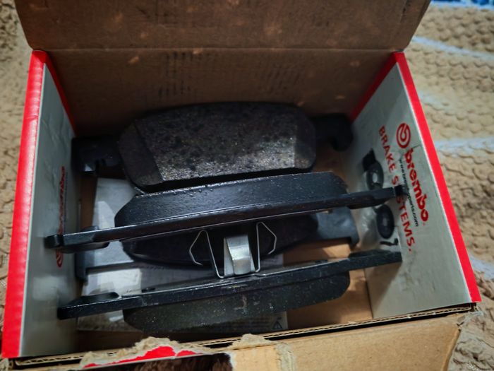 Jeu de 4 plaquettes de frein
BREMBO - P 68 065 - photo numéro 3