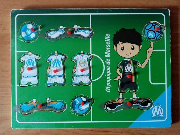 Puzzle de foot en bois