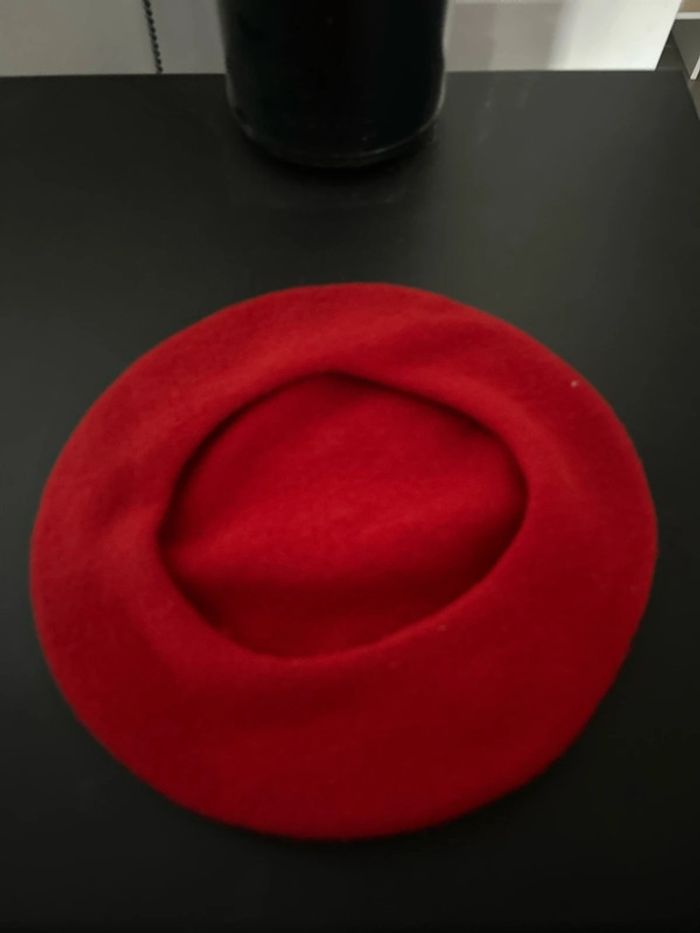 Béret rouge - photo numéro 2