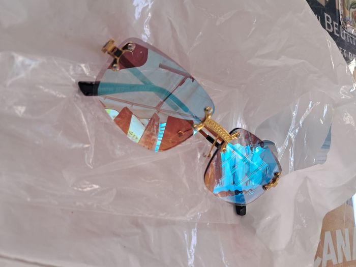 Lunette de soleil - photo numéro 7