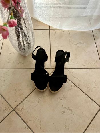 Chaussures compensées noires T.40-41
