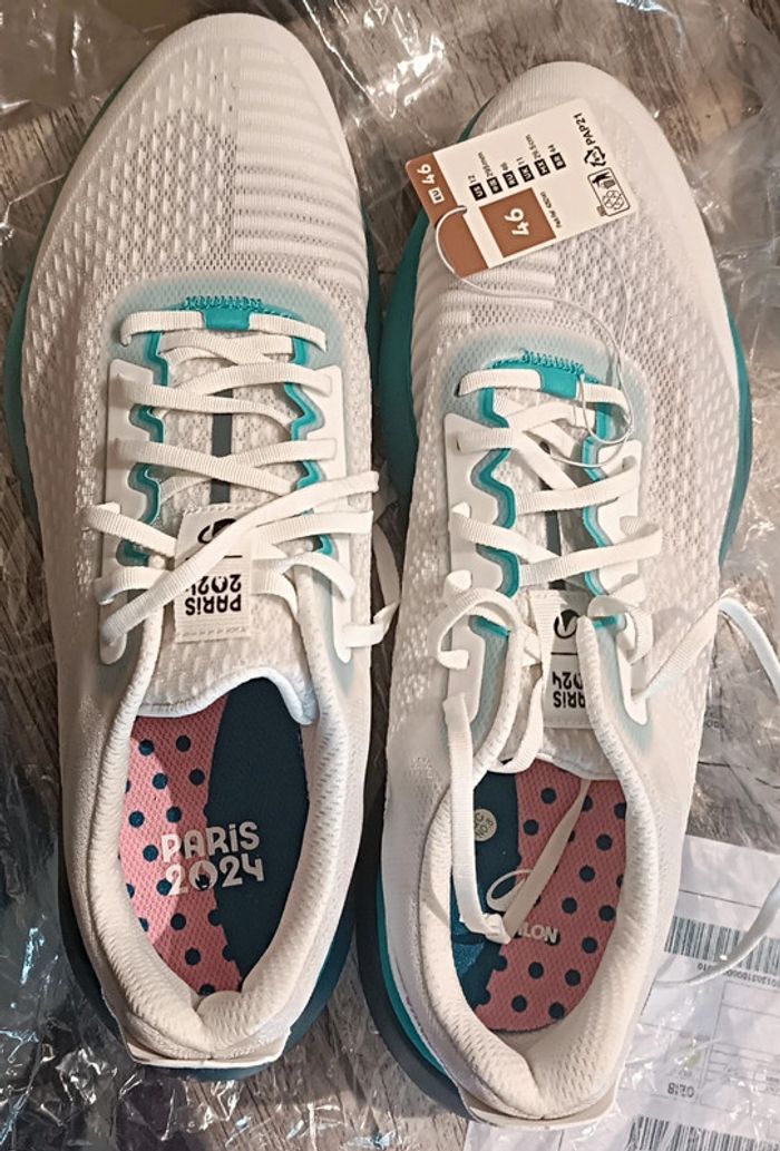 Baskets sneakers Decathlon Volontaires Jeux Olympiques de Paris 2024 t.46