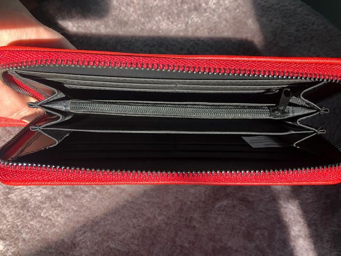 Portefeuille rouge - photo numéro 3
