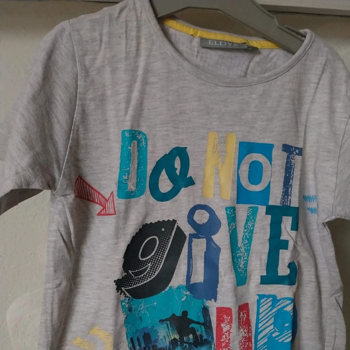 T-shirt 8 ans - photo numéro 2