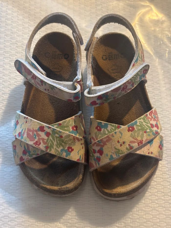 Sandales fleuries scratch 24