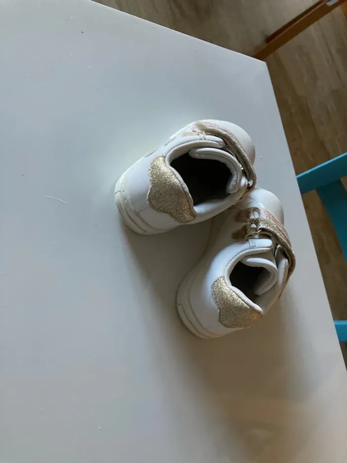 Chaussures blanches 22 - photo numéro 3