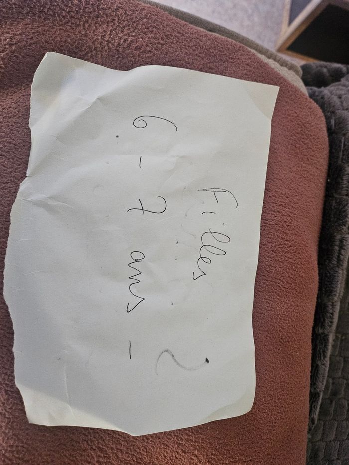 Lot de vêtements filles taille 6.7 ans - photo numéro 6