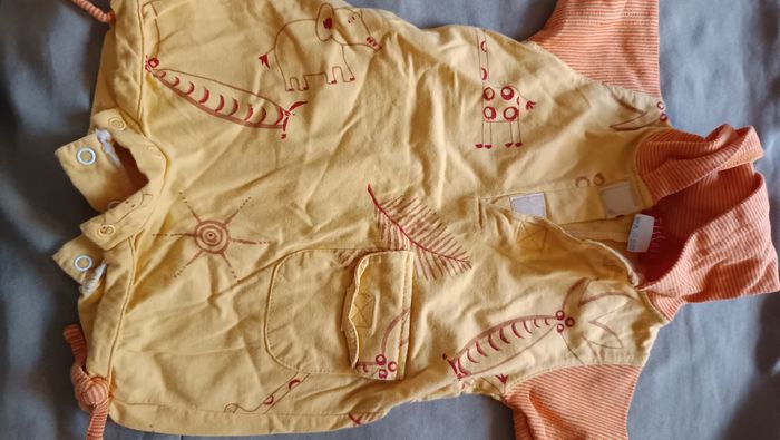 Salopette courte. Salopette longue. Tee shirt - photo numéro 2