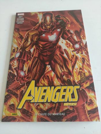 Comics Marvel Avengers Universe tome 1 édition collector La chute du marteau