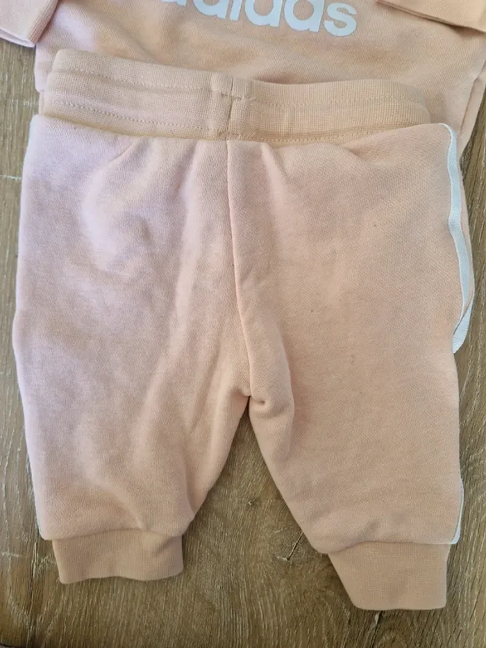 Survêtement sweat et pantalon rose Adidas bébé fille 6 mois - photo numéro 6