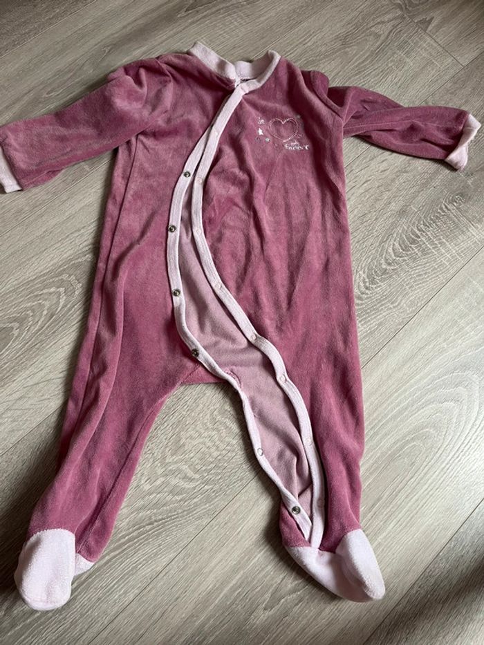 Pyjama velours violet 1 pièce avec pieds 12 mois