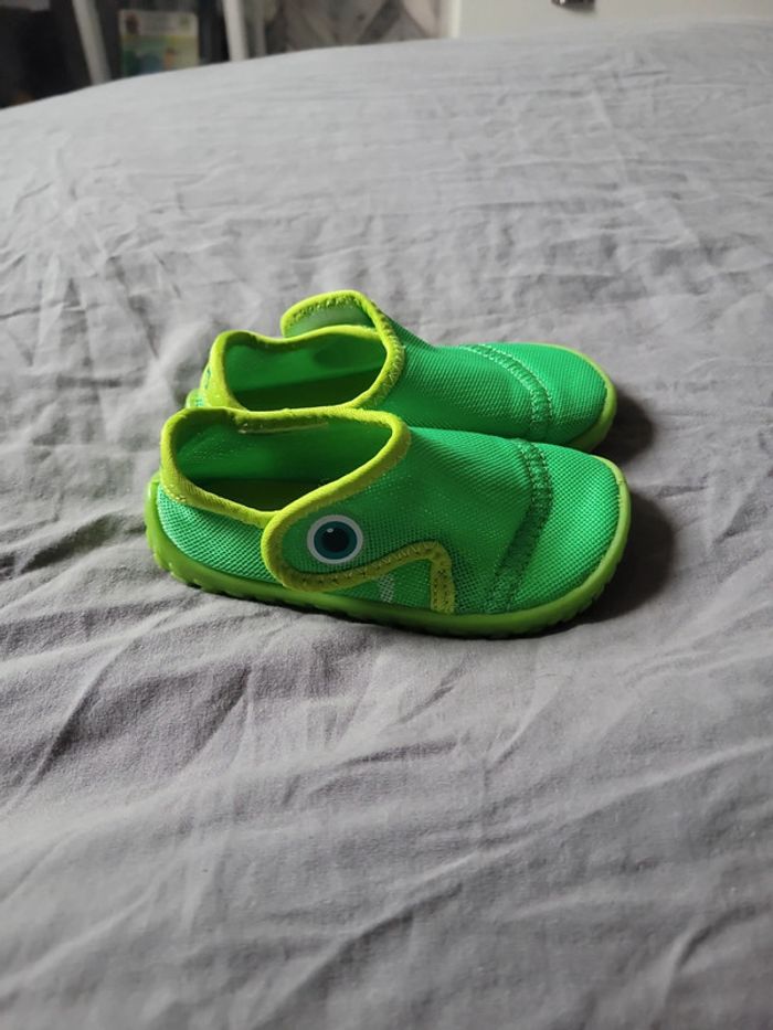 Chaussures eau pointure 24-25 - photo numéro 2