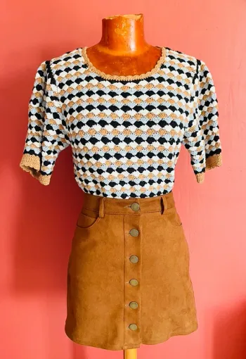 Joli haut en crochet manches courtes