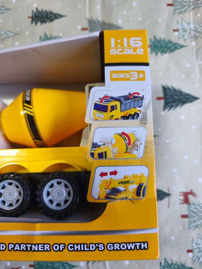 Véhicule neuf magnifique construction - photo numéro 3