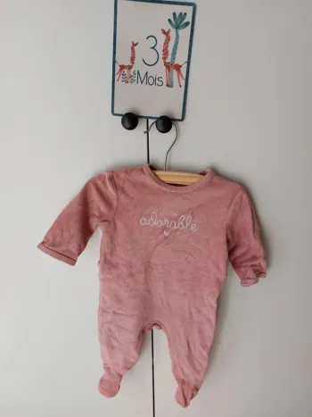 Pyjama en velours rose Kiabi 3 mois
