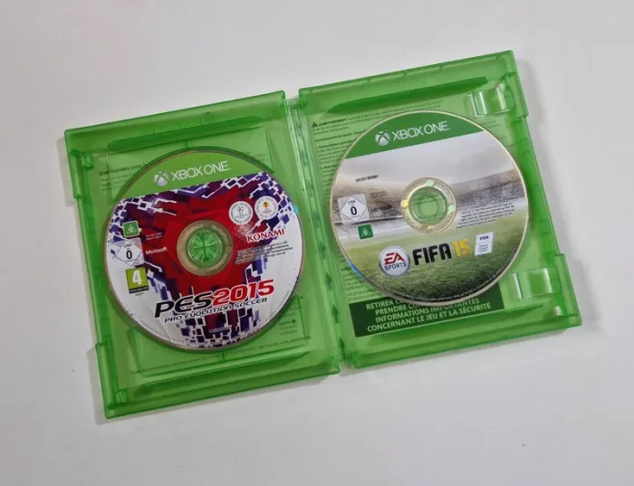 Jeux Xbox One Pes 2015 +Fifa 15 en loose en cadeau - photo numéro 2