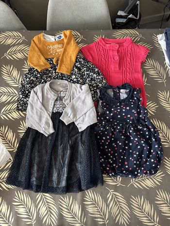Lot de 11 vêtements 12 mois