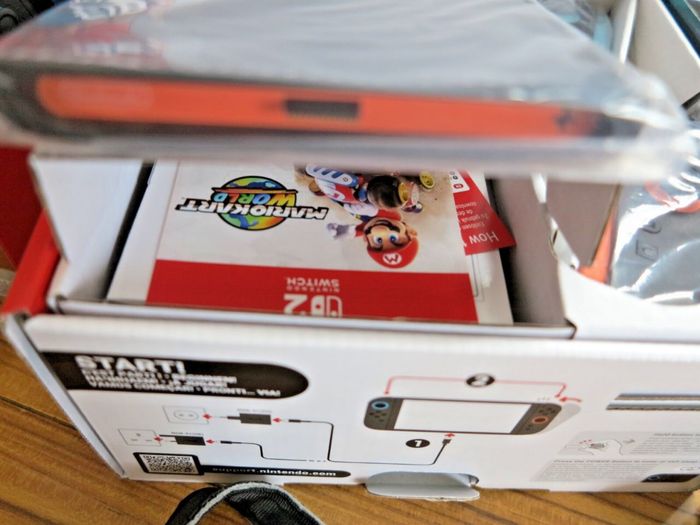 Console Nintendo Switch 2 + lot Mario Kart World - photo numéro 3