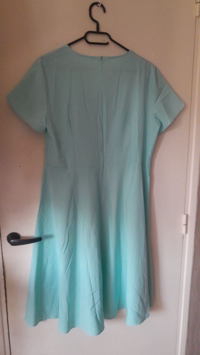 Robe turquoise - photo numéro 3