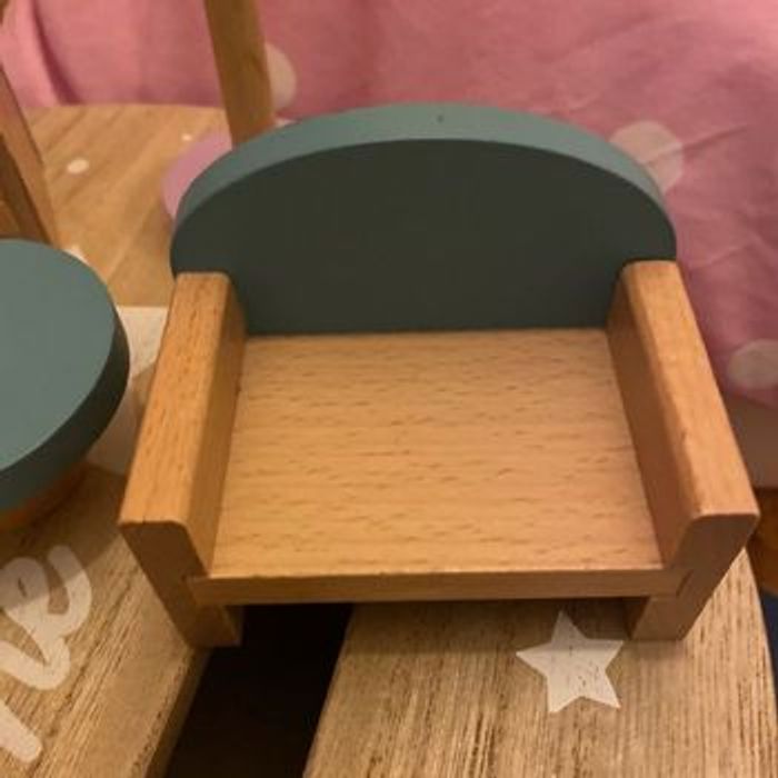 Lot meubles en bois pour maison de poupée - photo numéro 3