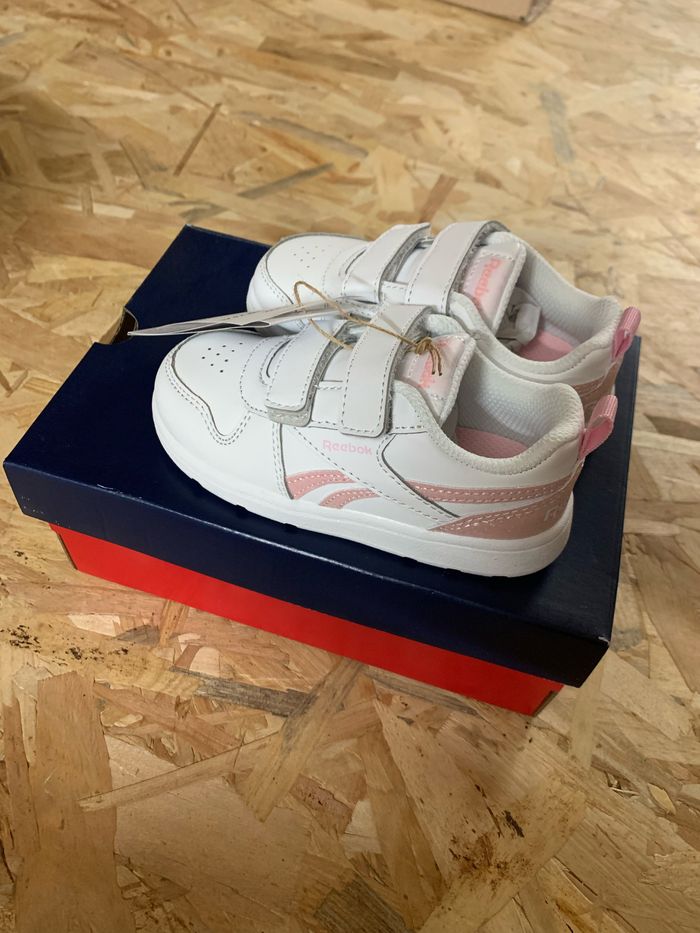 Basket neuve rebook taille 24 - photo numéro 3