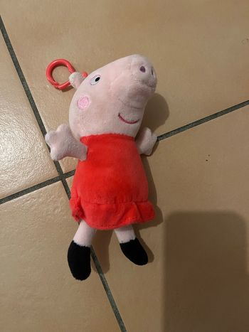 Petite peluche péppa pic