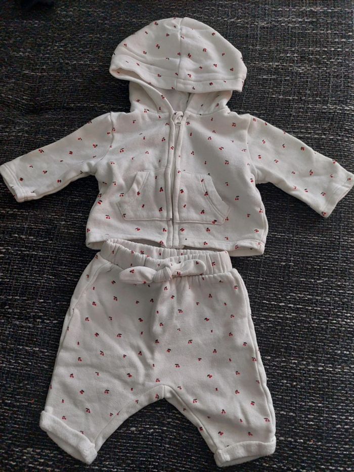 Lot x2 ensembles bébé 1 mois