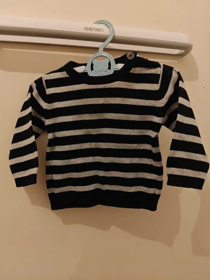 Petit pull 6 mois