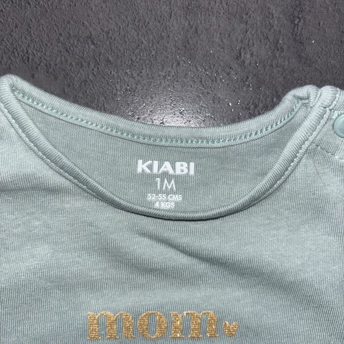 T-shirt vert mom dad Kiabi / 1 mois / Très bon état - photo numéro 3