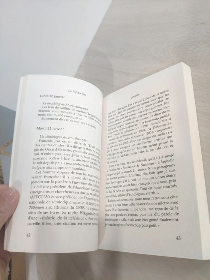 Livre grand format La nef des fous des nouvelles du bas empire 2020 essai - photo numéro 7