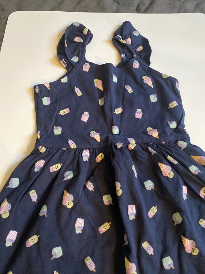 robe Kiabi, taille cinq ans pour enfants - photo numéro 2