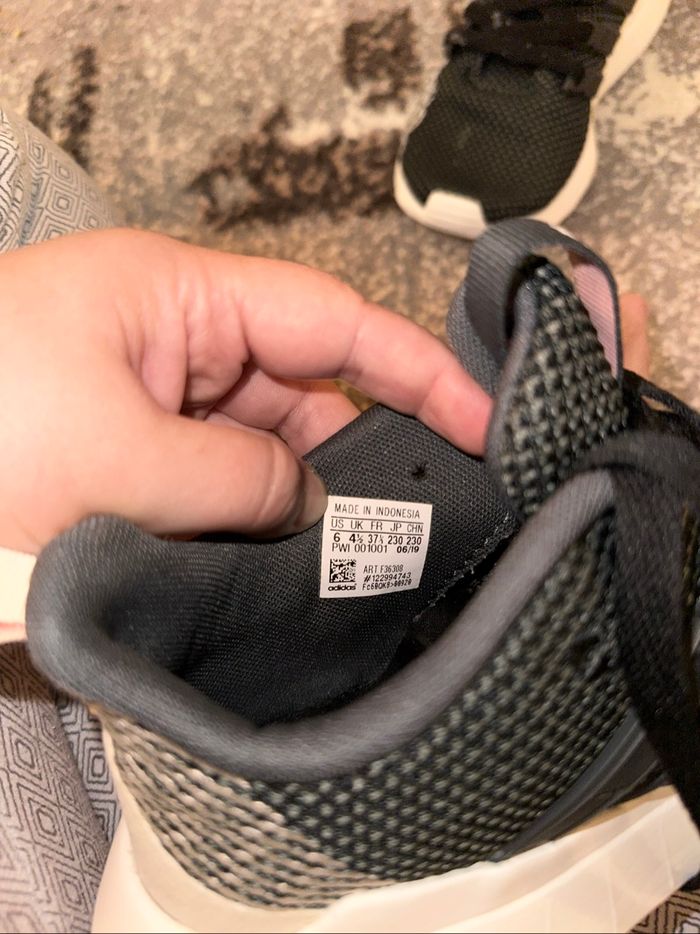 Baskets Adidas Taille 37.5 - photo numéro 2