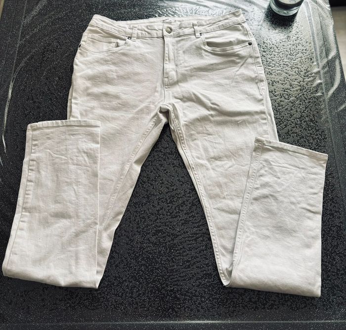 Jean blanc / Taille 42 - photo numéro 3