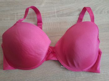 Soutien gorge fuchsia 95 E